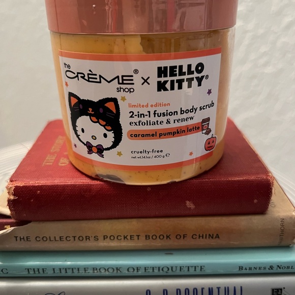 THE CREME SHOP X HELLO KITTY NWT BODY  CARAMEL PUMPKIN LATTE BODY SCRUB - Picture 3 of 7